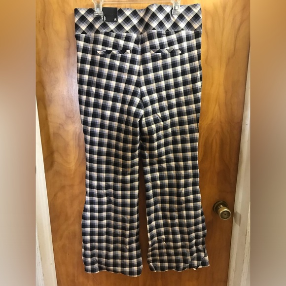 Torrid 1R Plaid Flare Pants NWT - Picture 8 of 9